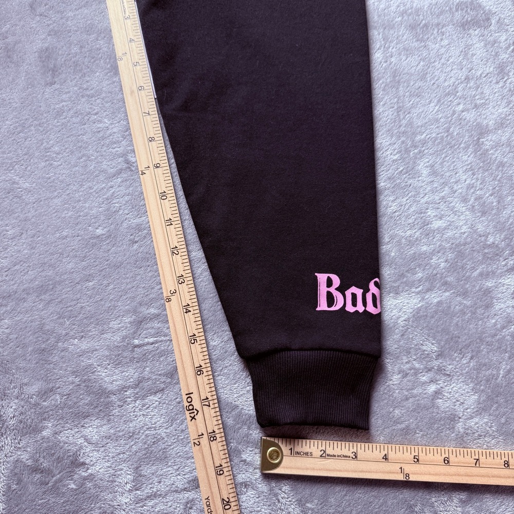 New Bratz Est 2001 Graphic Sweatshirt Black Pink Doll Y2K Crewneck M BTQ016C - Picture 11 of 14